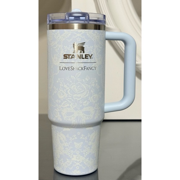 STANLEY X LOVESHACKFANCY 30OZ QUENCHER PROTOUR, TOSCANA TOILE ALPINE BLUE - Picture 2 of 6